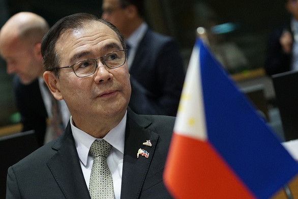 Philippines phản đối tàu chiến Trung Quốc xâm phạm EEZ